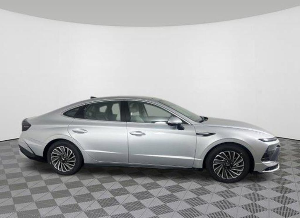 New 2025 Hyundai Sonata Hybrid Limited Sedan