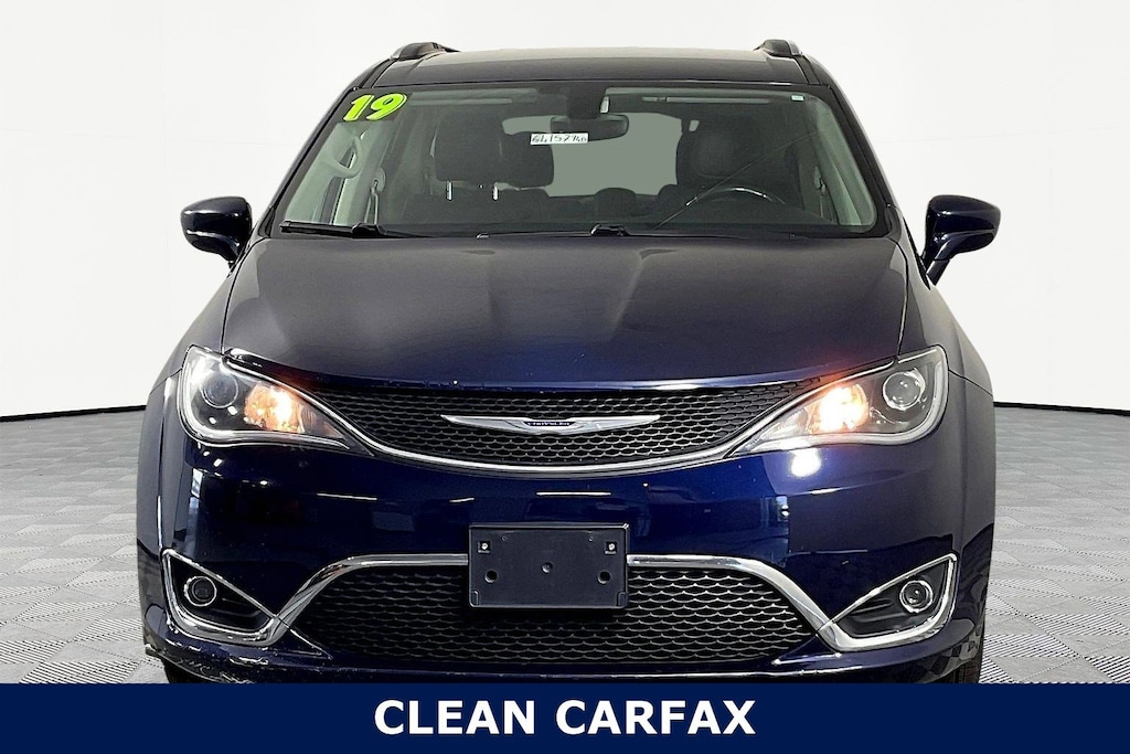 Used 2019 Chrysler Pacifica Touring L Van Passenger Van