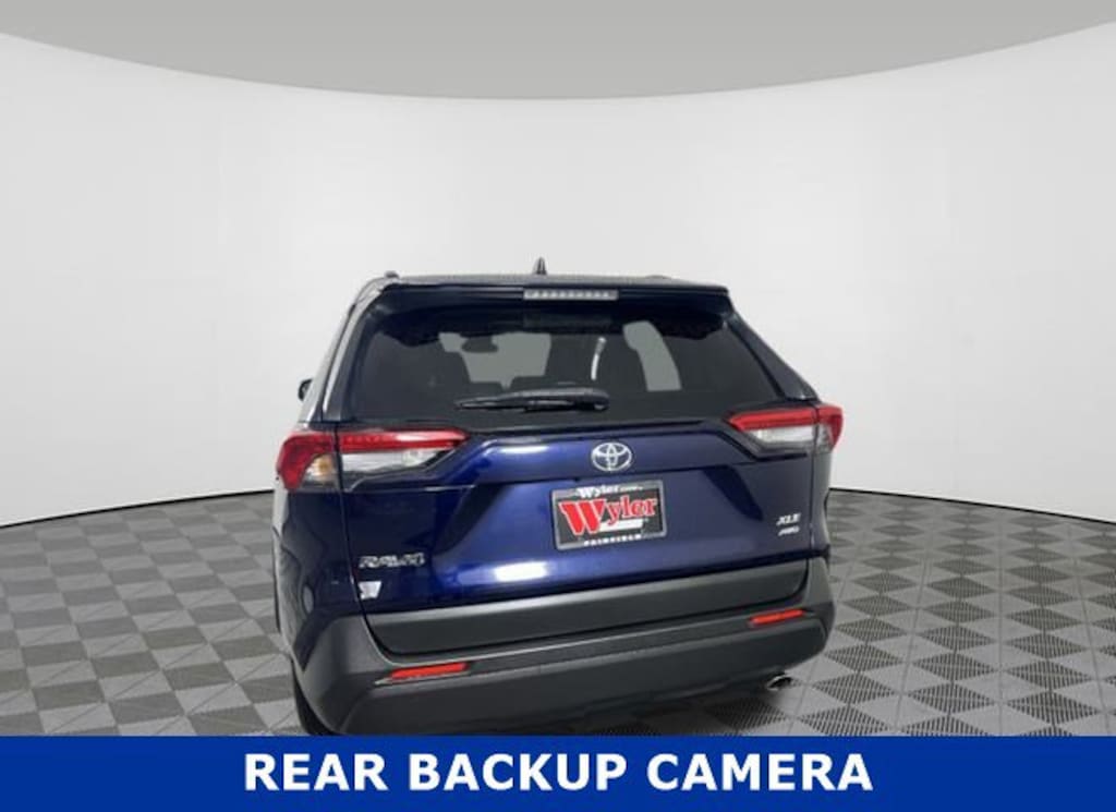 Used 2021 Toyota RAV4 XLE SUV