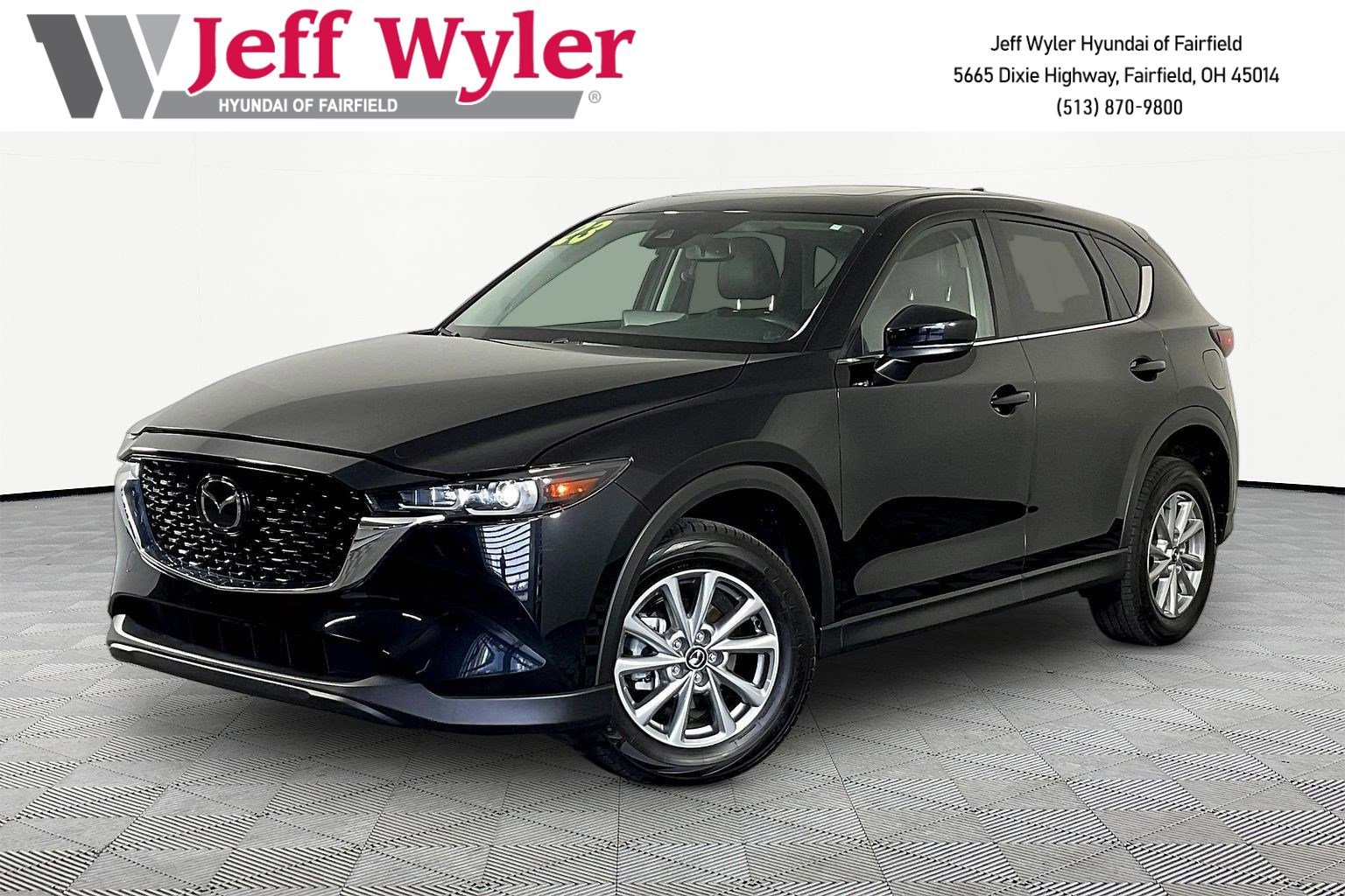2023 Mazda CX-5 S Preferred package Auto AWD's photo