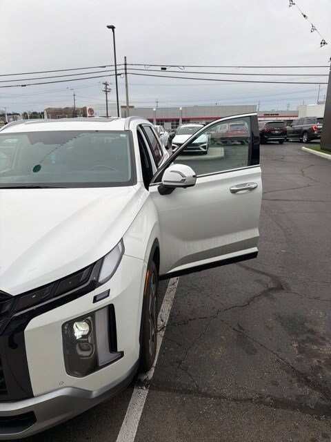 2023 Hyundai Palisade SEL photo 2