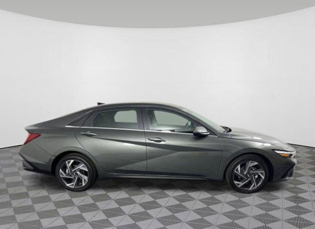 New 2026 Hyundai Elantra Limited Sedan
