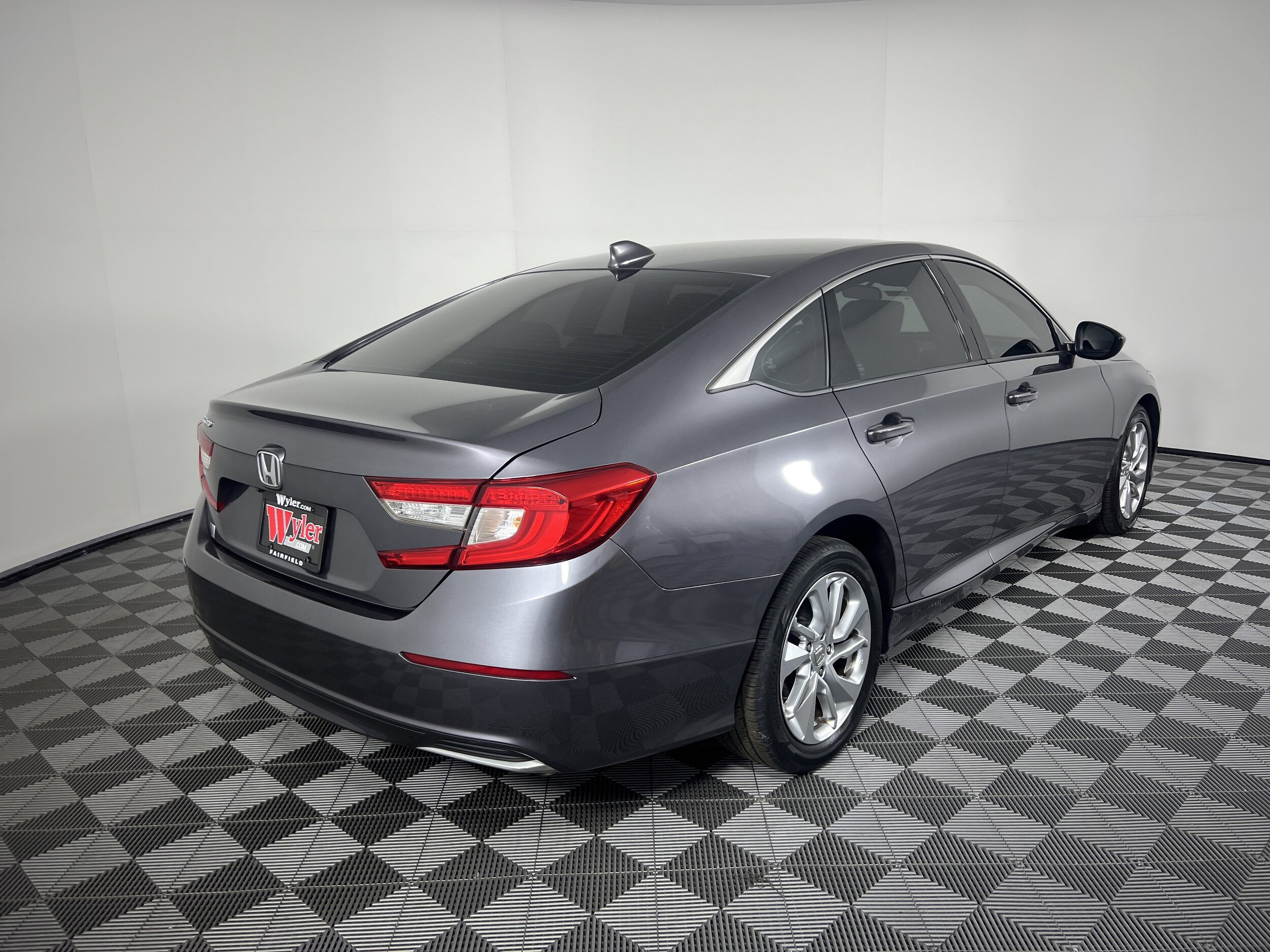 2018 Honda Accord LX photo 4