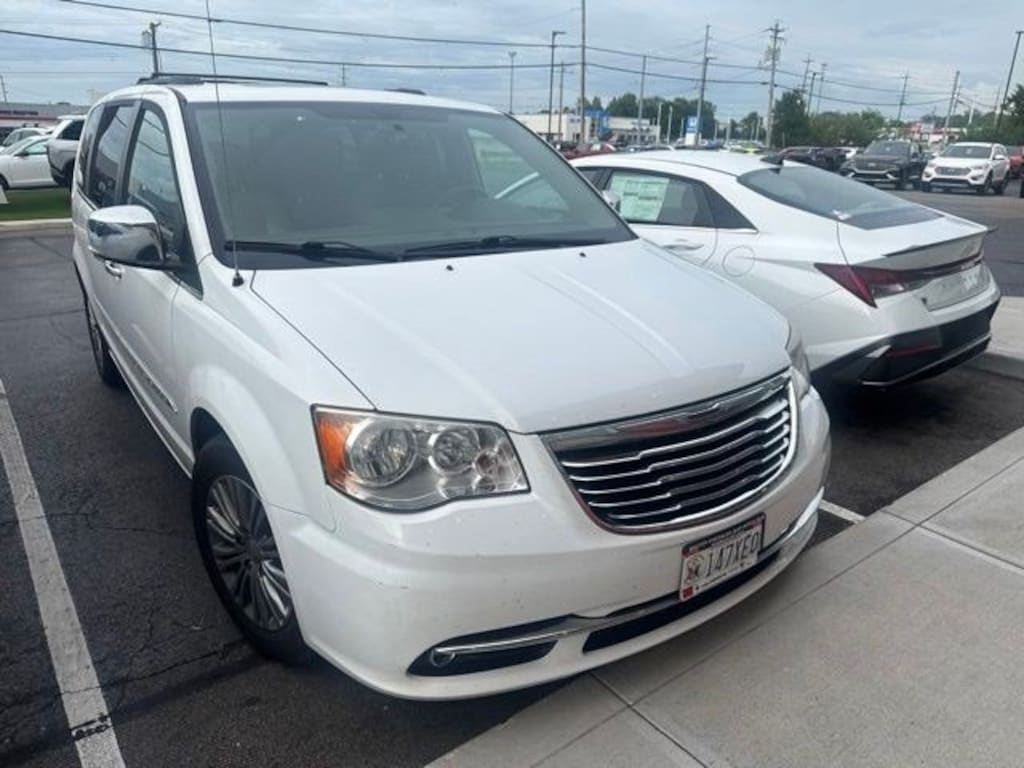 Used 2014 Chrysler Town & Country Touring-L Van