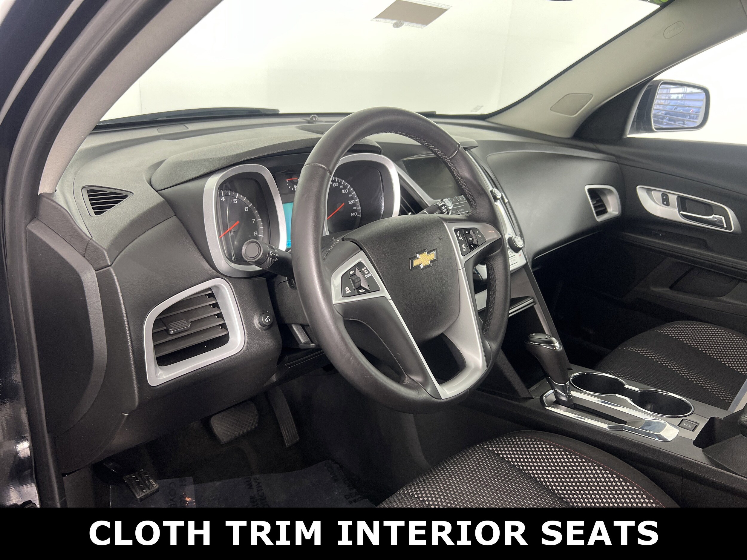 2017 Chevrolet Equinox LT photo 4