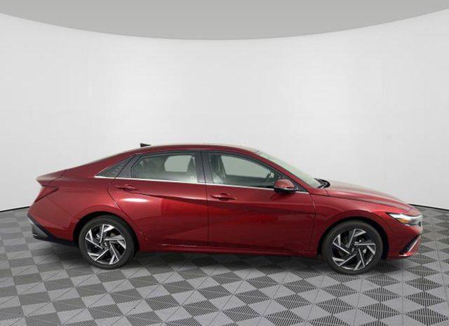 2025 Hyundai Elantra Hybrid Limited photo 2