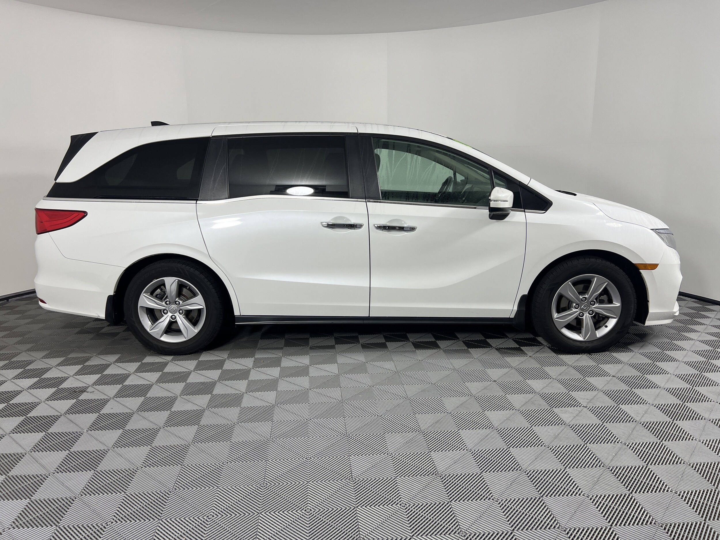 2020 Honda Odyssey EX-L photo 3