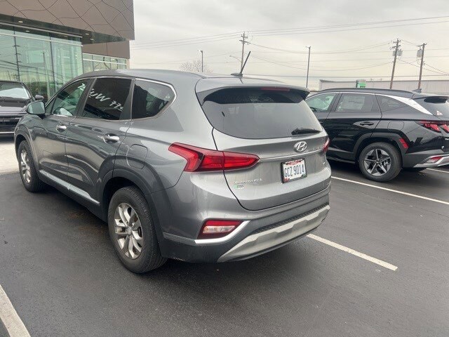 2019 Hyundai Santa Fe SE photo 3