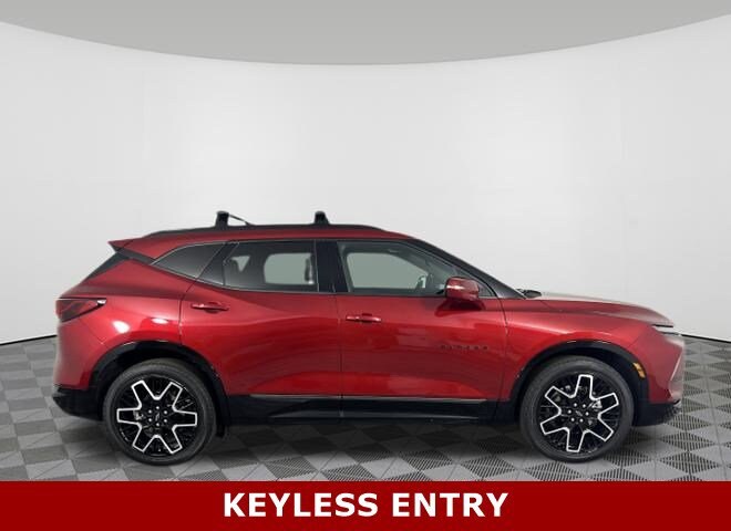 2023 Chevrolet Blazer RS photo 2