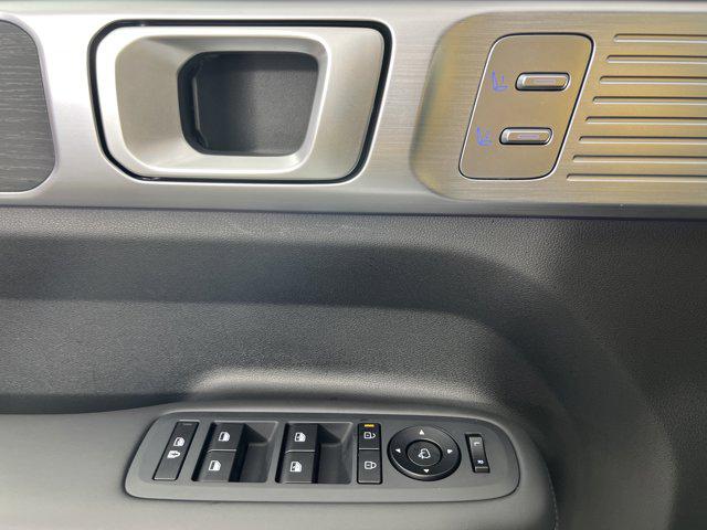 2026 Hyundai Santa Fe Limited - Photo 25