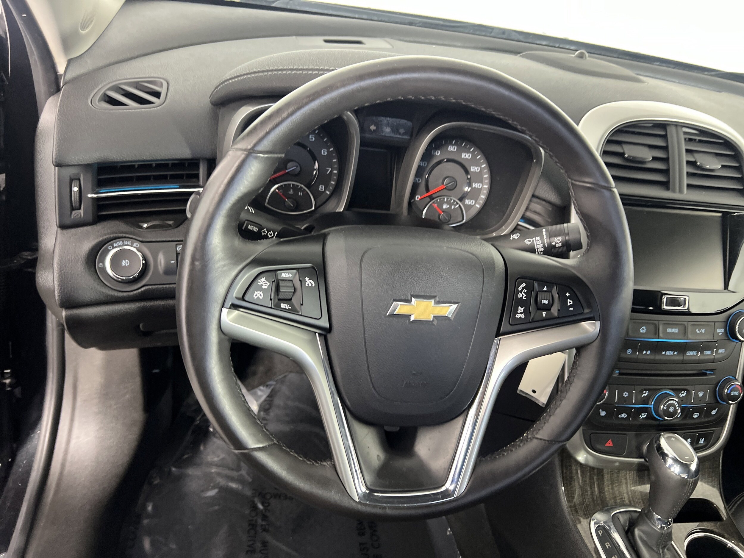 2015 Chevrolet Malibu LTZ photo 3