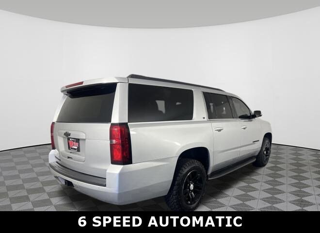 2020 Chevrolet Suburban LT photo 3