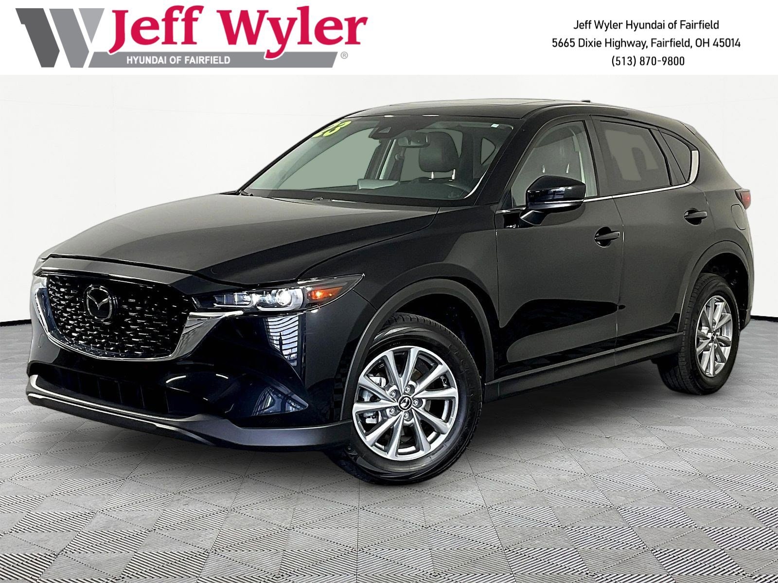 2023 Mazda CX-5 S Preferred package Auto AWD's photo