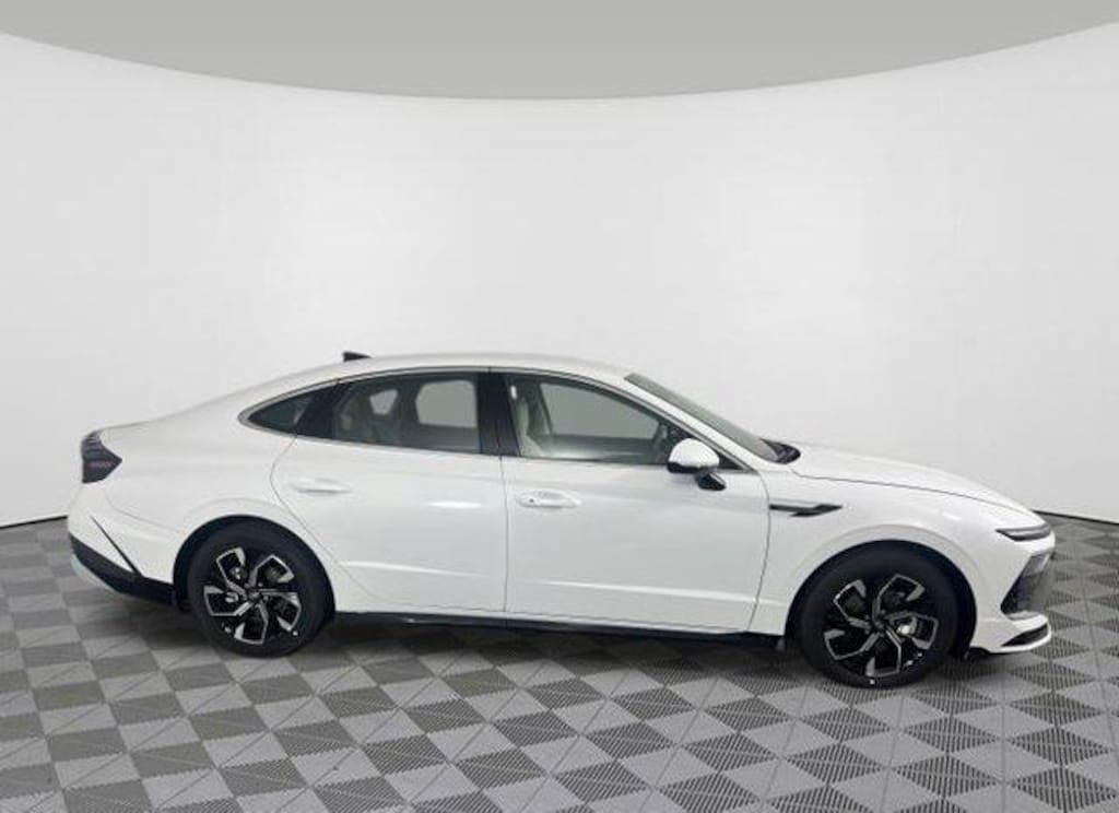 New 2025 Hyundai Sonata SEL Sedan