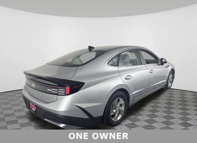 2025 Hyundai Sonata SE photo 3