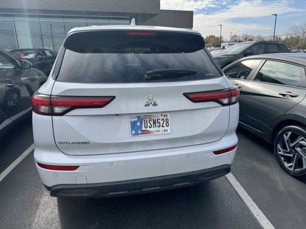 Used 2023 Mitsubishi Outlander ES SUV