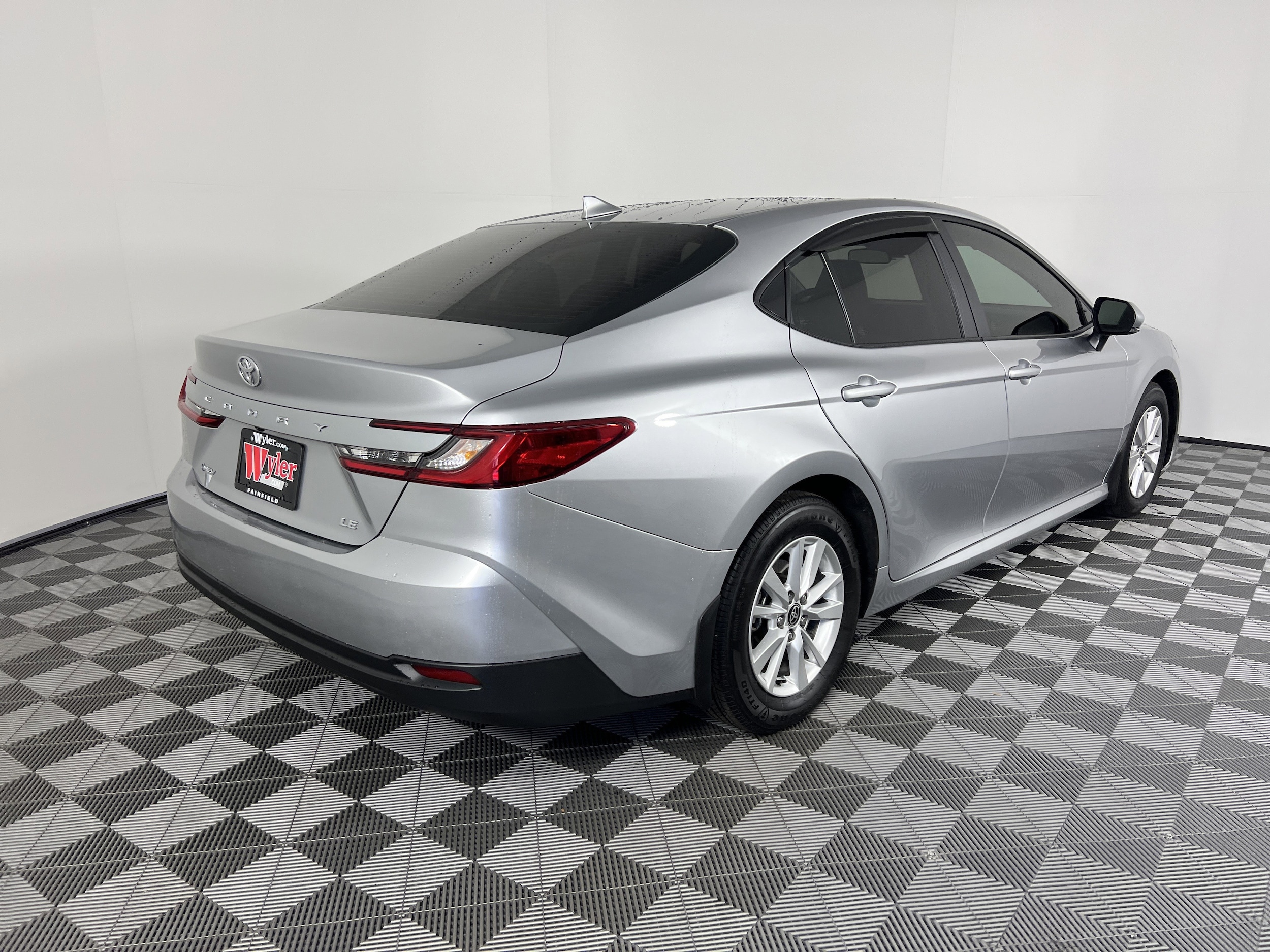 2025 Toyota Camry LE photo 3