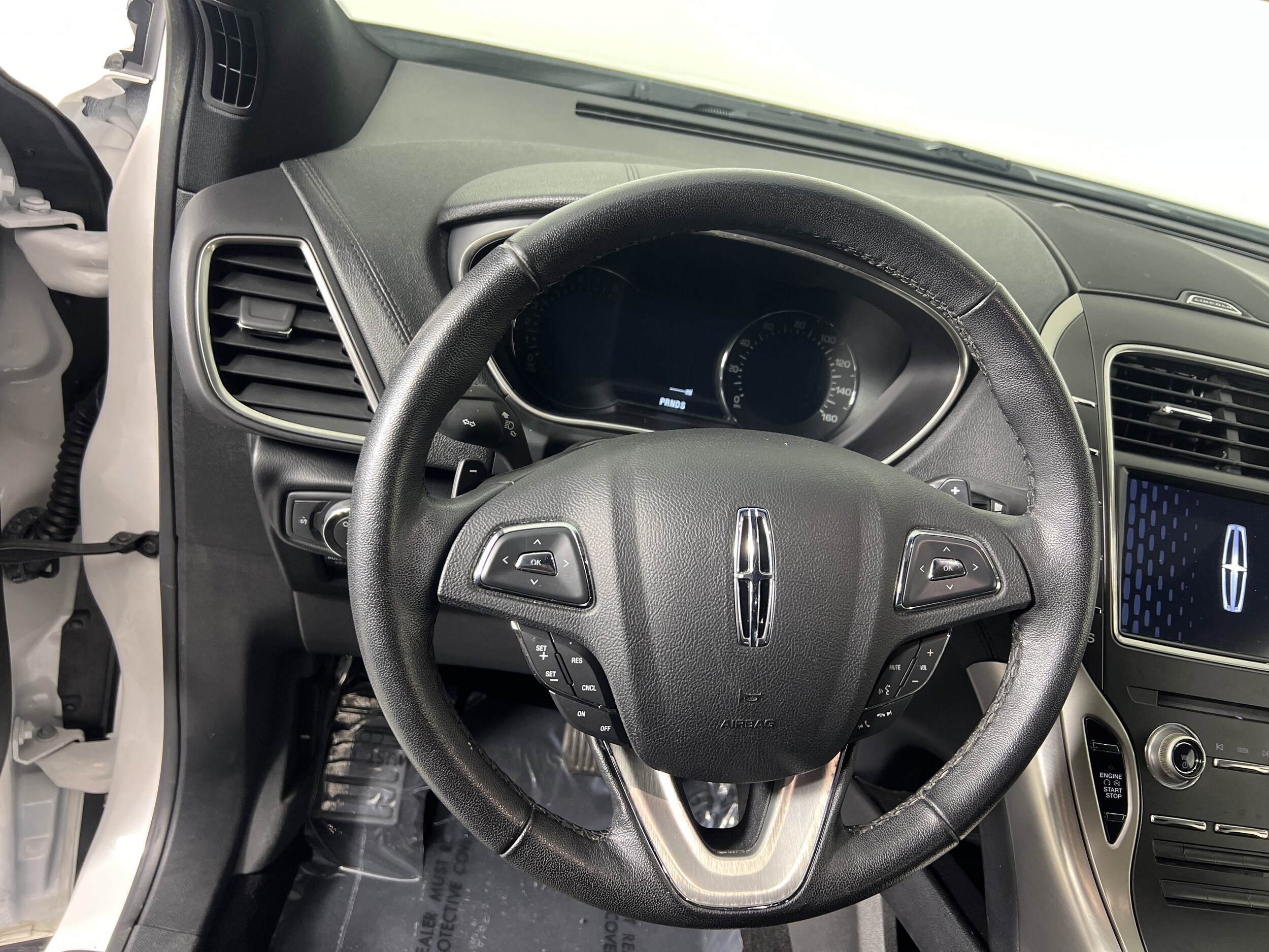 2017 Lincoln MKX Premiere photo 3