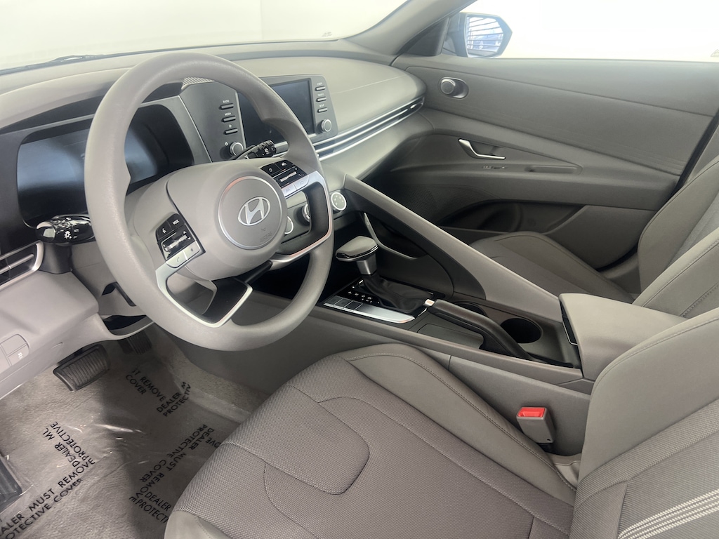 Certified 2025 Hyundai Elantra SE Sedan