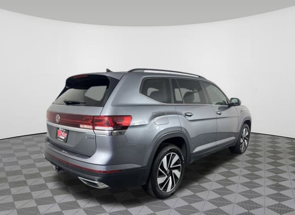 Used 2024 Volkswagen Atlas 2.0T SE w/Technology SUV