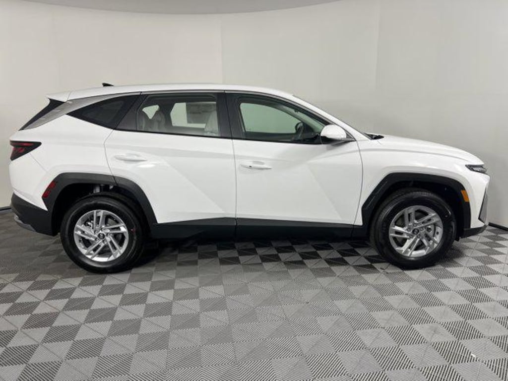 New 2026 Hyundai Tucson SE AWD SUV