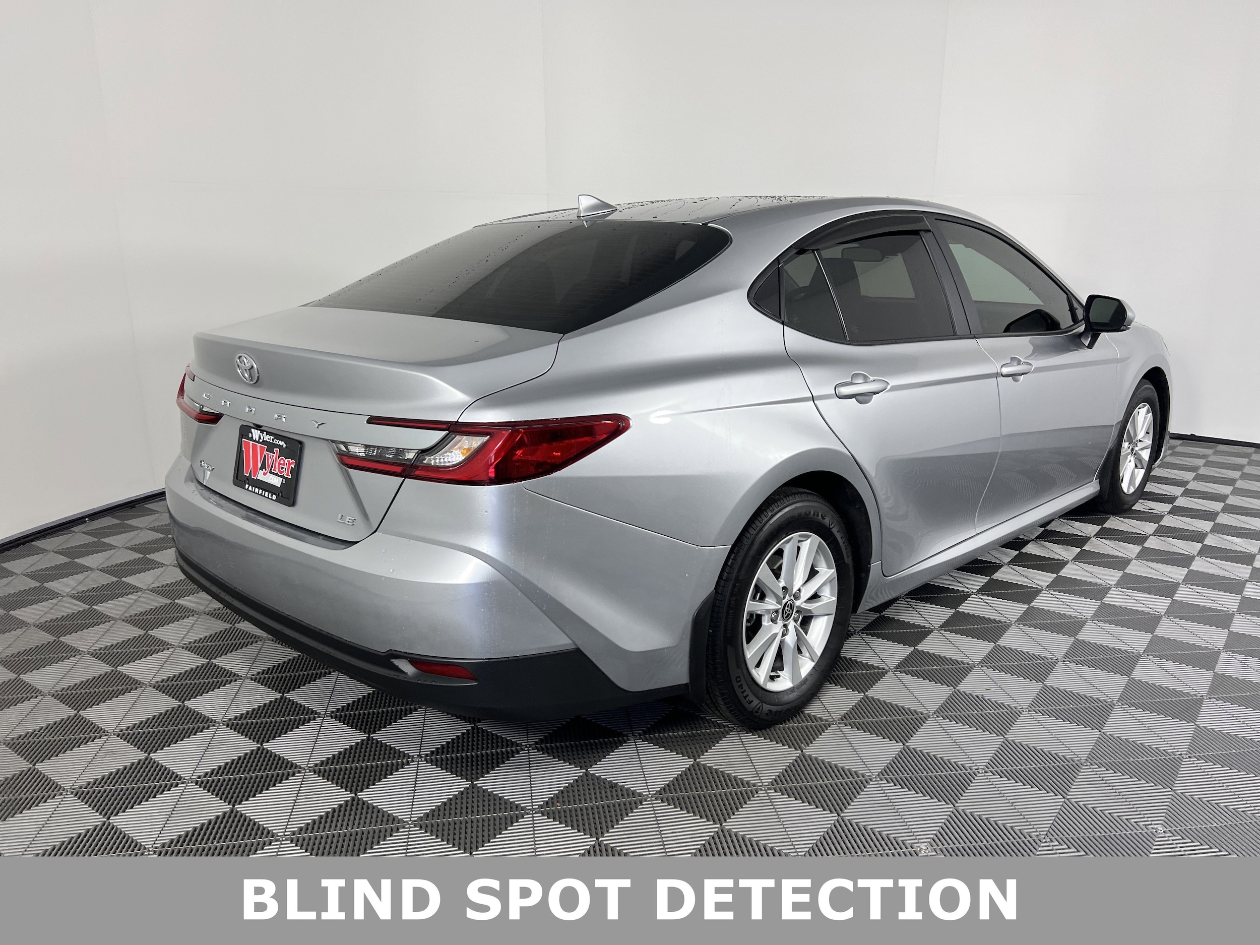 2025 Toyota Camry LE photo 3