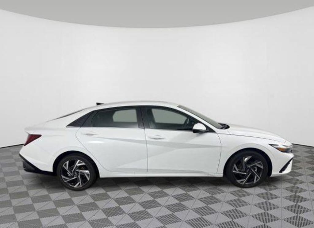 New 2025 Hyundai Elantra Hybrid Limited Sedan