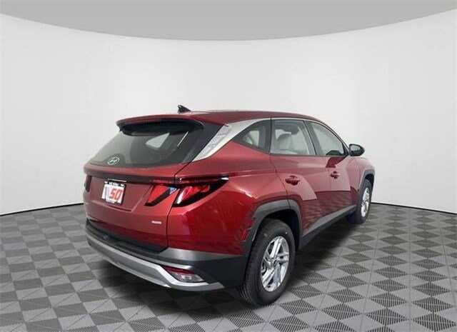 2025 Hyundai Tucson SE photo 3