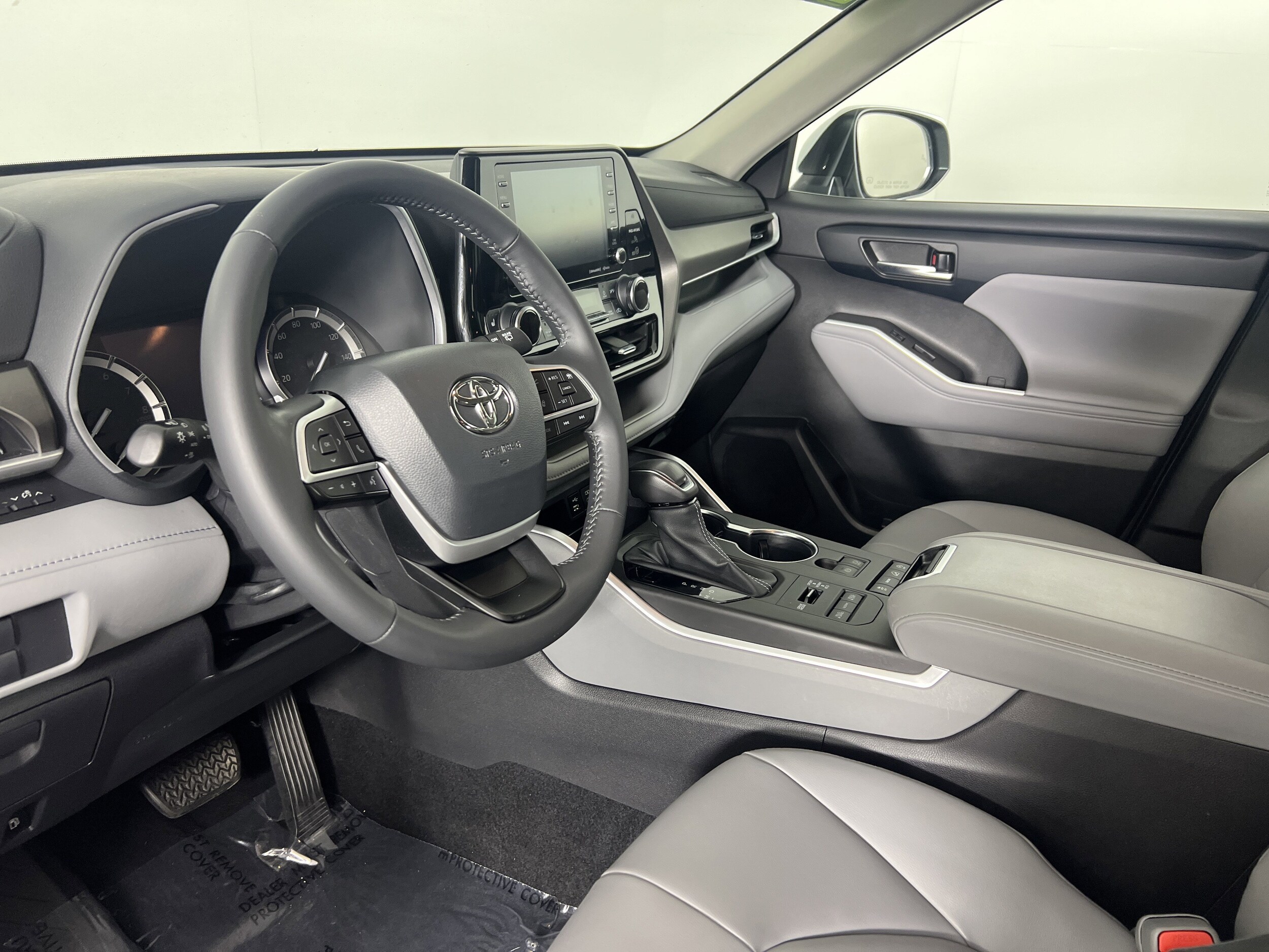 2024 Toyota RAV4 LE photo 4