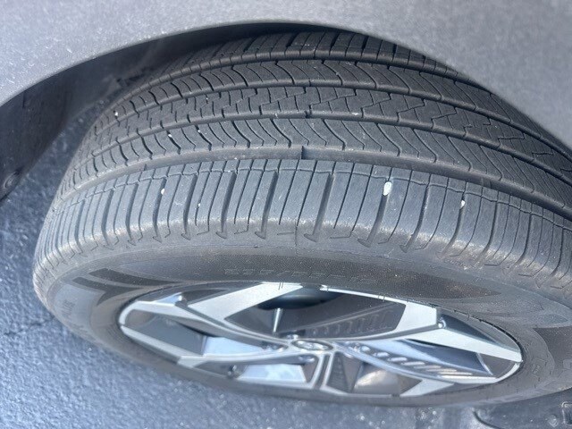 2022 Hyundai Tucson SEL Convenience photo 2