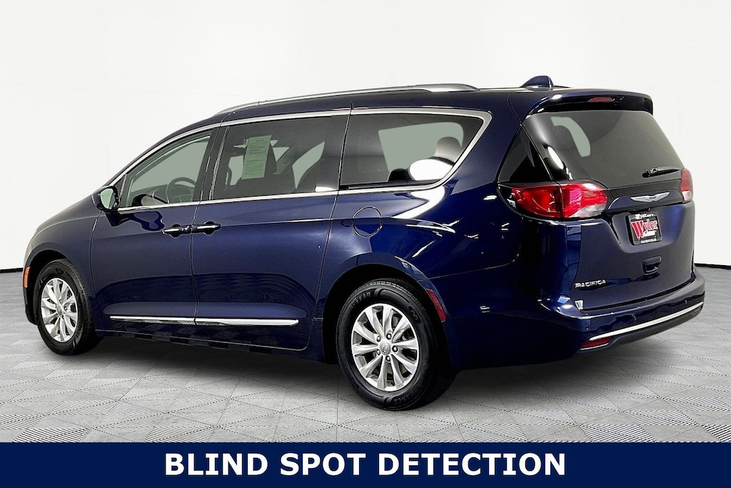 Used 2019 Chrysler Pacifica Touring L Van Passenger Van