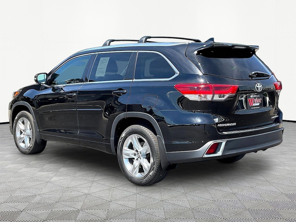 Used 2017 Toyota Highlander Limited V6 SUV