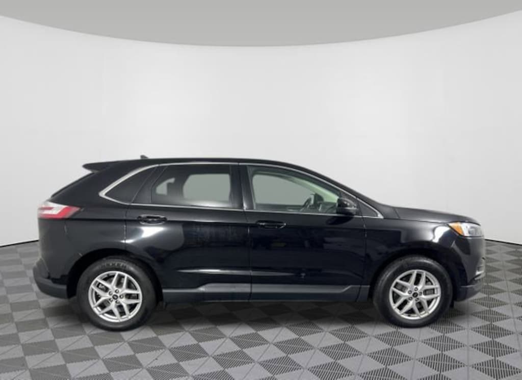 Used 2023 Ford Edge SUV
