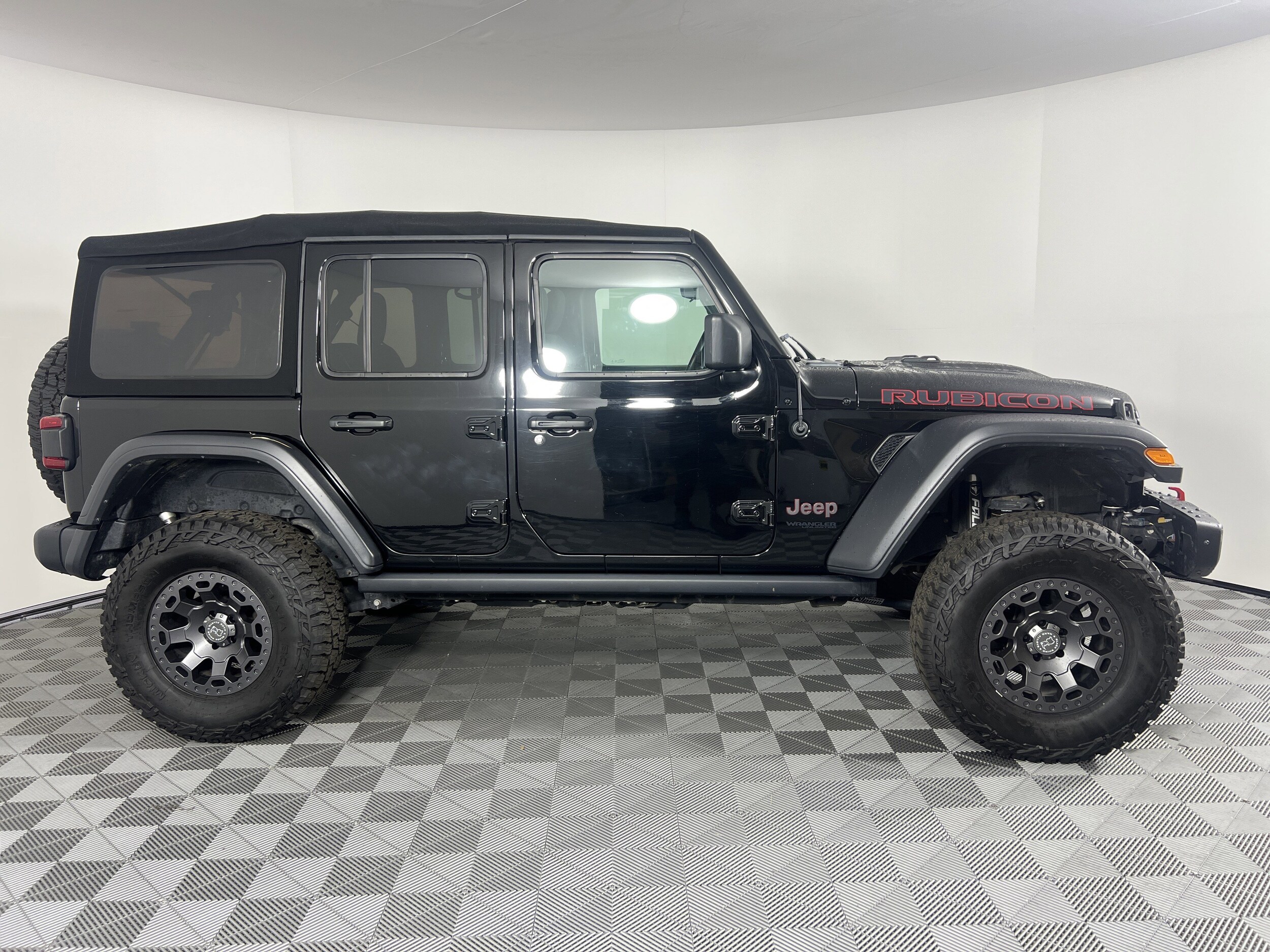 2018 Jeep Wrangler Unlimited Rubicon photo 2