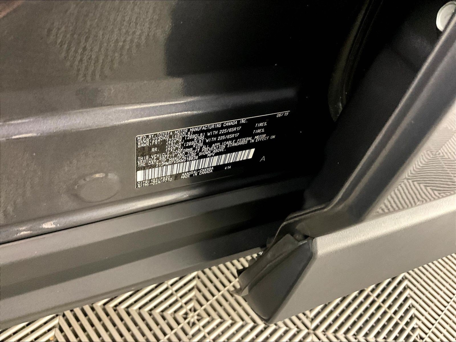 2019 Toyota RAV4 LE - Photo 21