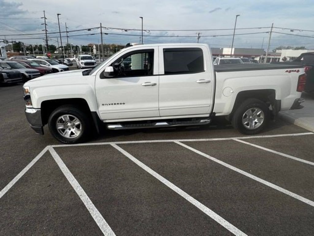 Used 2018 Chevrolet Silverado 1500 LT w/1LT Truck Crew Cab