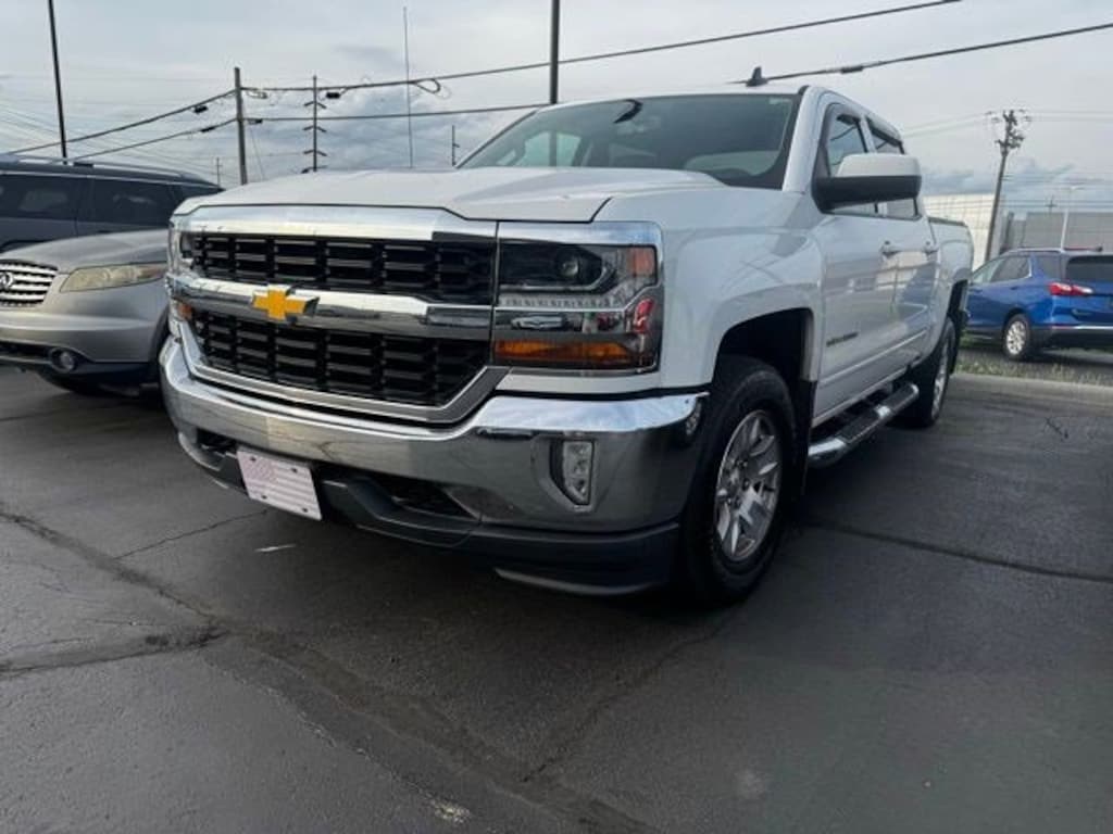 Used 2018 Chevrolet Silverado 1500 LT w/1LT Truck Crew Cab