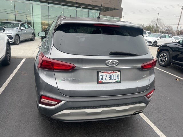 2019 Hyundai Santa Fe SE photo 2