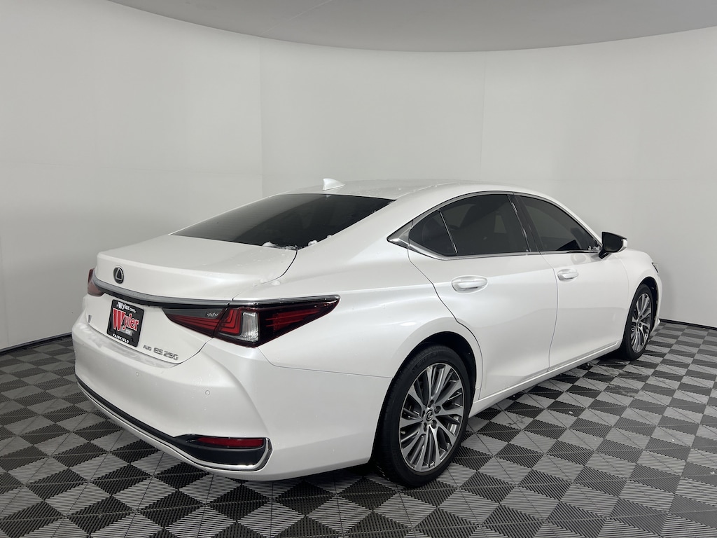 Used 2021 Lexus ES 250 Sedan