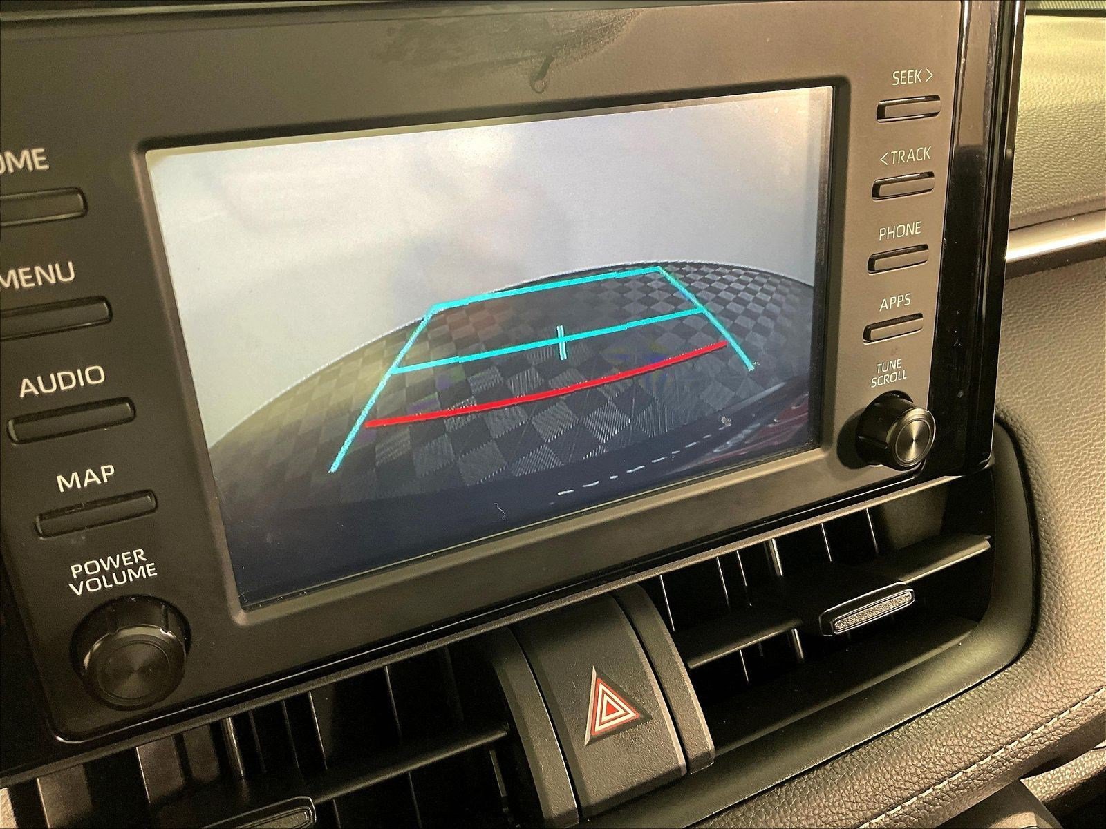 2019 Toyota RAV4 LE - Photo 16
