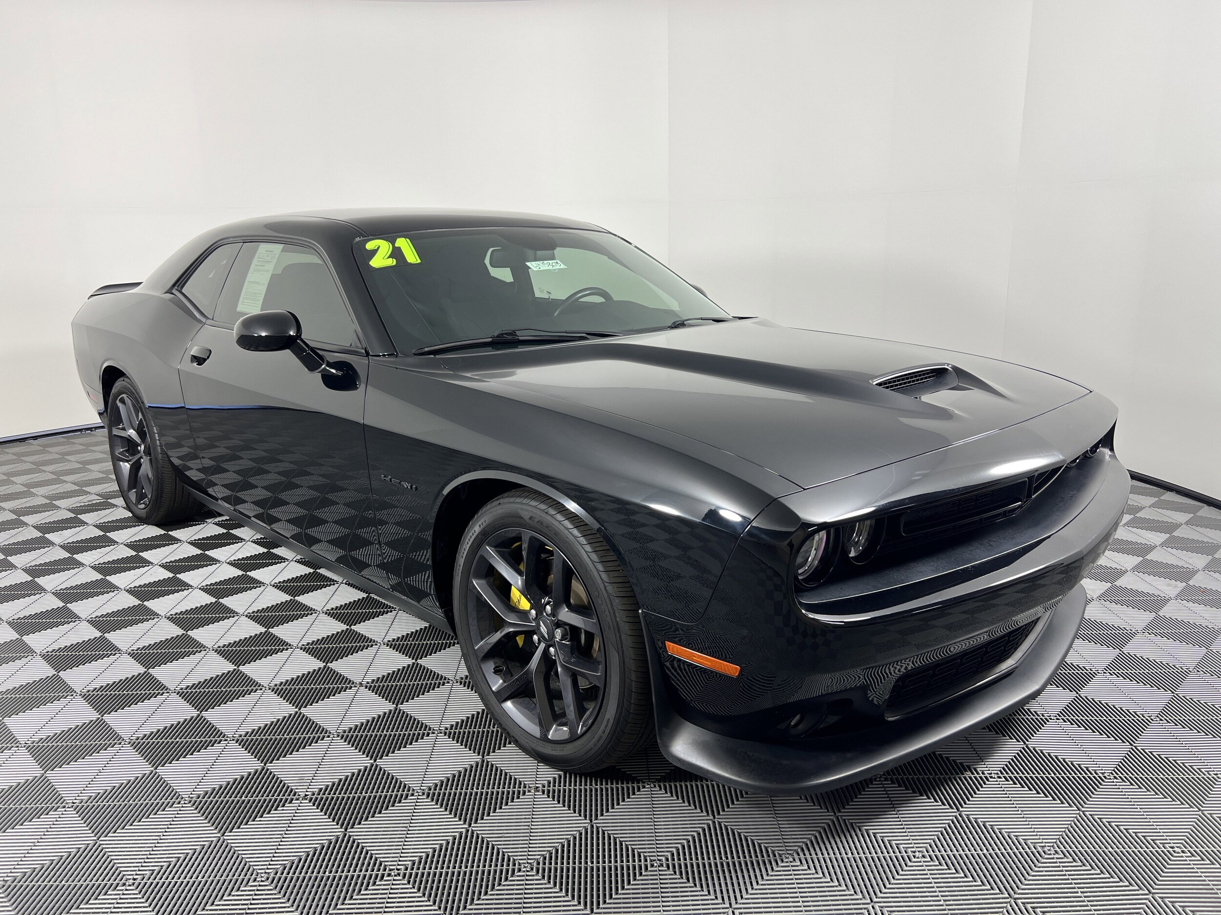 2021 Dodge Challenger R/T photo 4