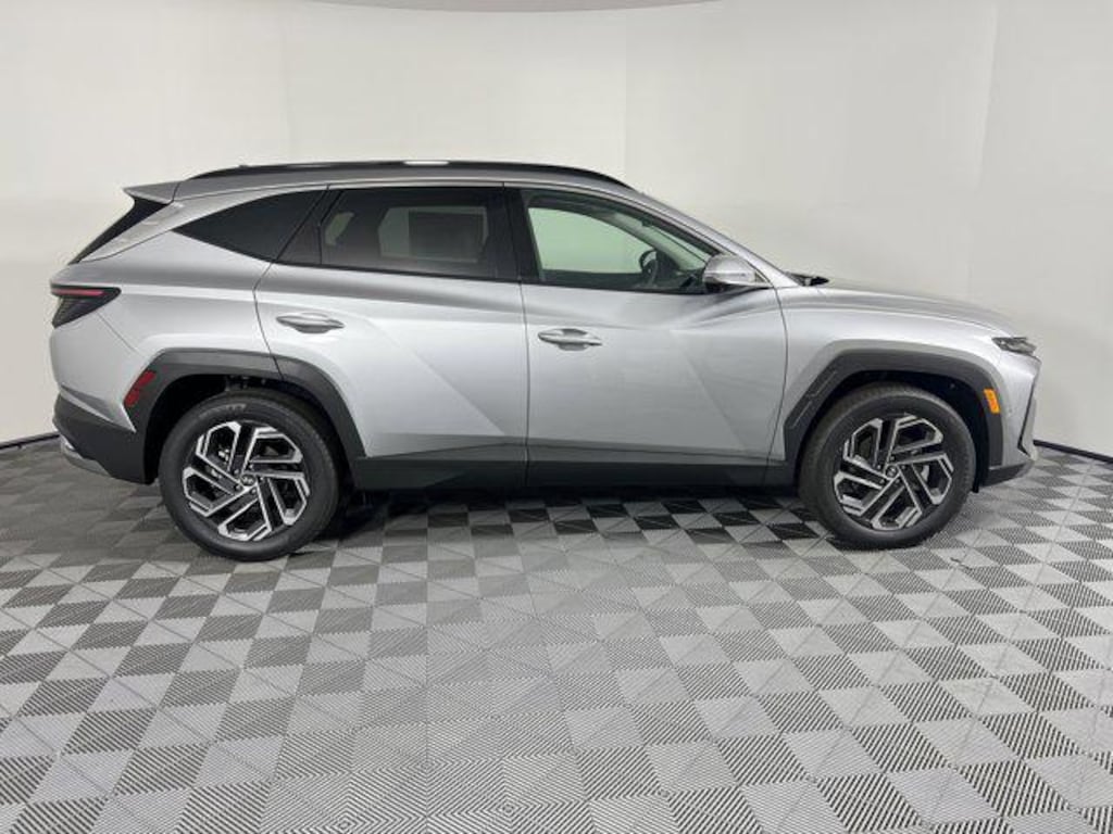 New 2025 Hyundai Tucson Hybrid Limited SUV