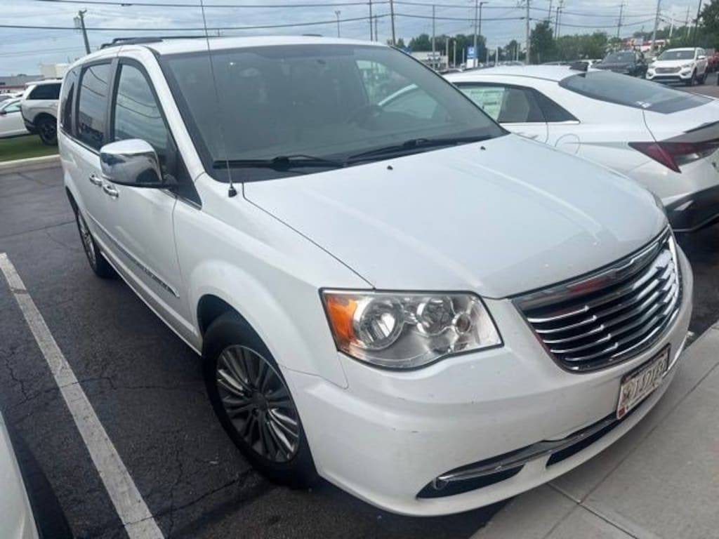 Used 2014 Chrysler Town & Country Touring-L Van