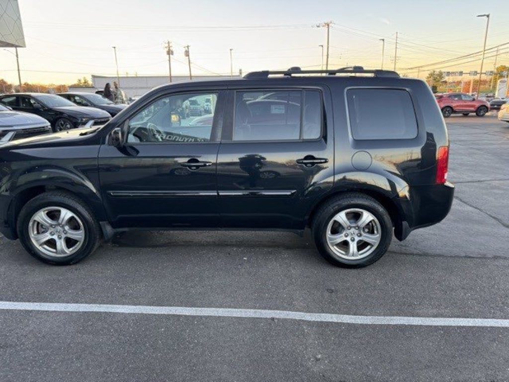 Used 2015 Honda Pilot EX AWD SUV