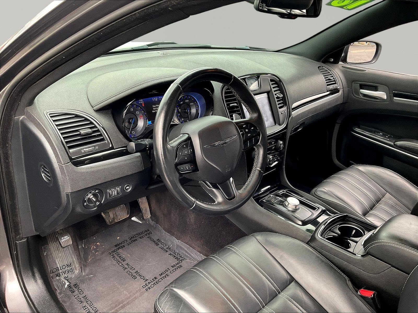 2018 Chrysler 300 S - Photo 19
