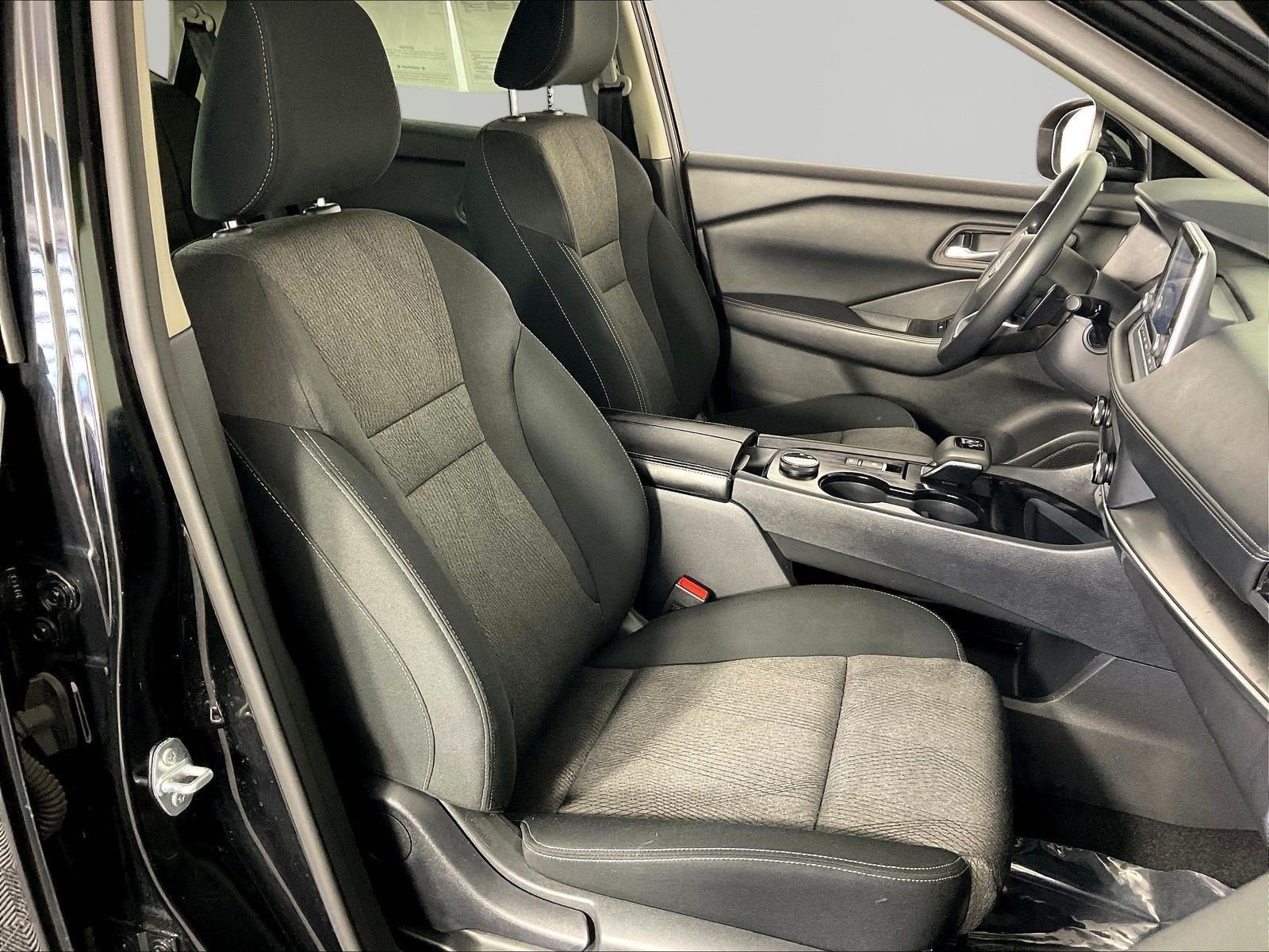 2024 Nissan Rogue SV - Photo 32