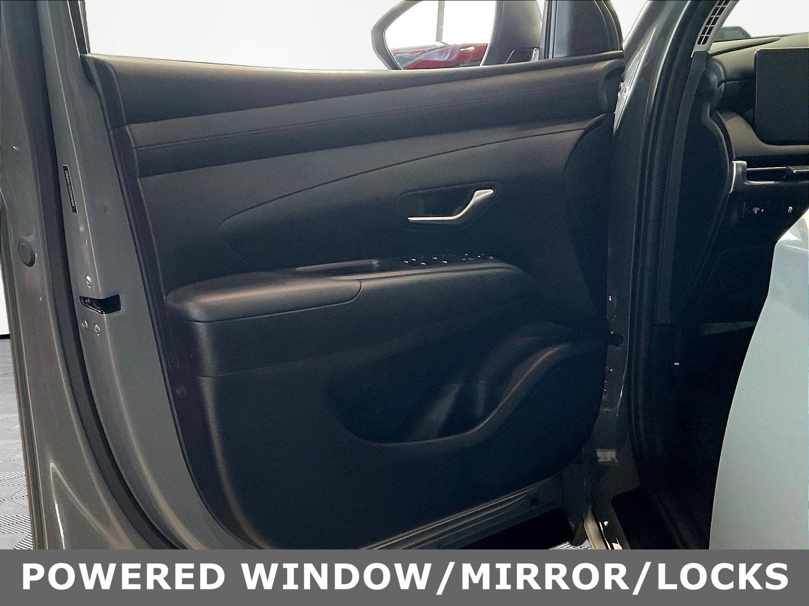 2025 Hyundai Tucson SE - Photo 21