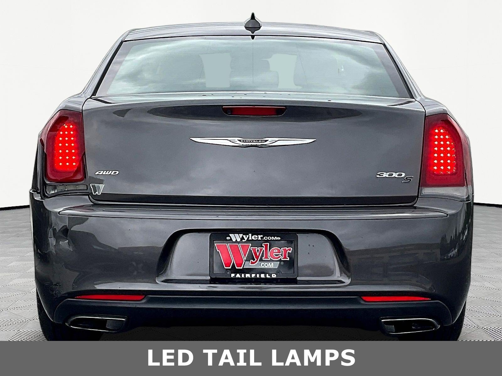 2018 Chrysler 300 S - Photo 7