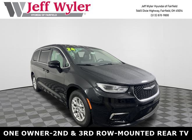 2024 Chrysler Pacifica Touring L's photo