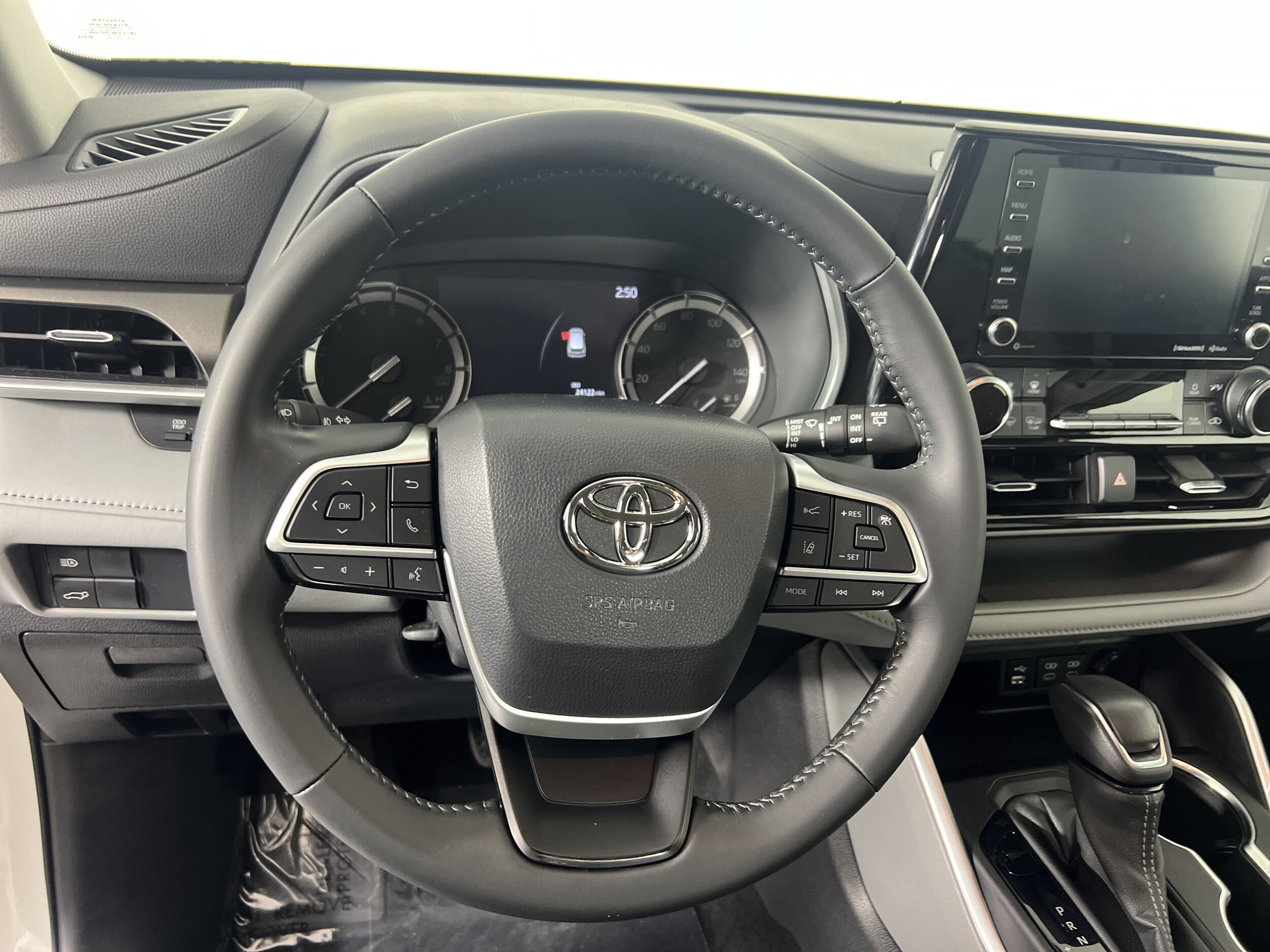 2024 Toyota RAV4 LE photo 3